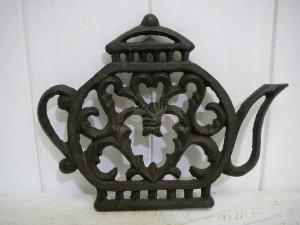 Liatinový podstavec ČAJNÍK