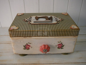 Drevená skrinka ŠITIE