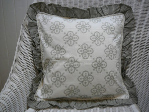 Vankúš SIVÉ BODKY