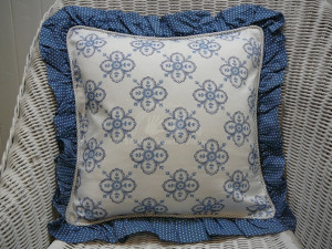 Vankúš MODRÉ BODKY 