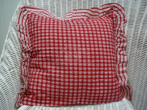 Vankúš ČERVENÝ PÁSIK 2