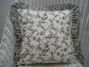 Vankúš HNEDÉ KVIETKY